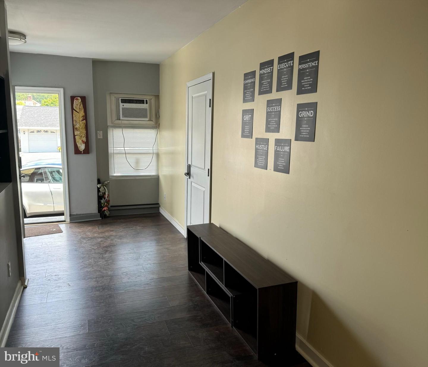 32 N Lehigh Ave Property Photo 6