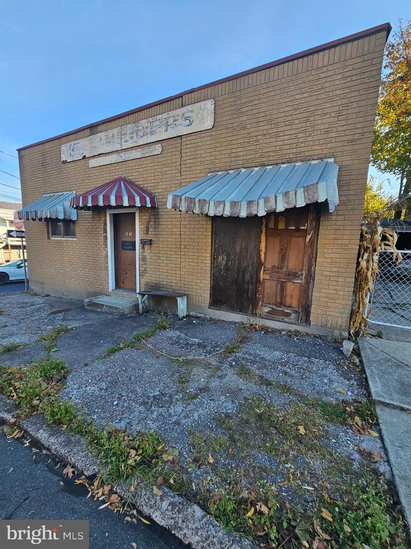 251 Fifth St Property Photo