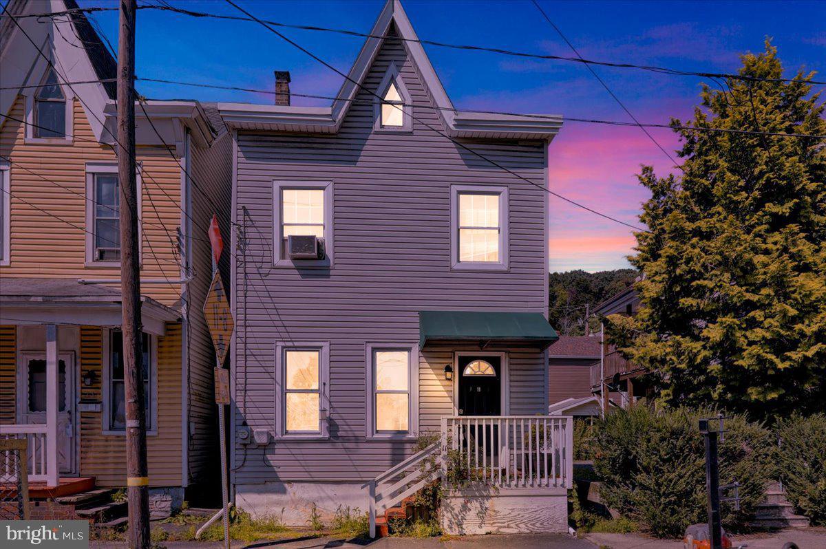 11 S Sillyman St Property Photo