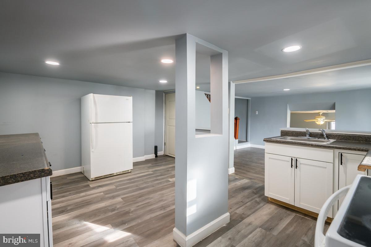 540 E Market St Property Photo 4
