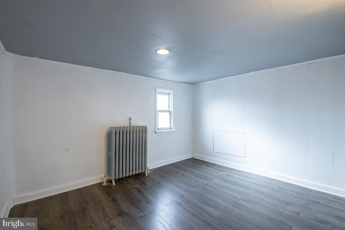 540 E Market St Property Photo 15