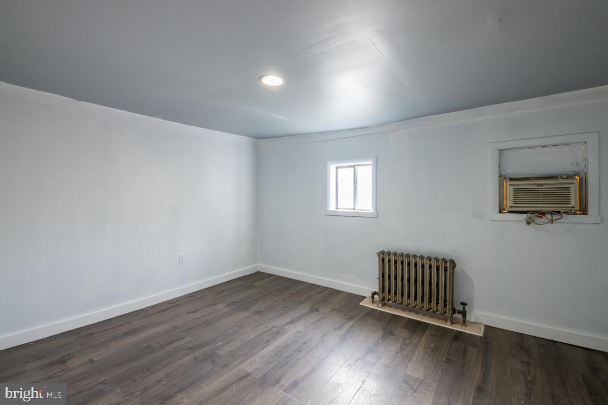 540 E Market St Property Photo 16