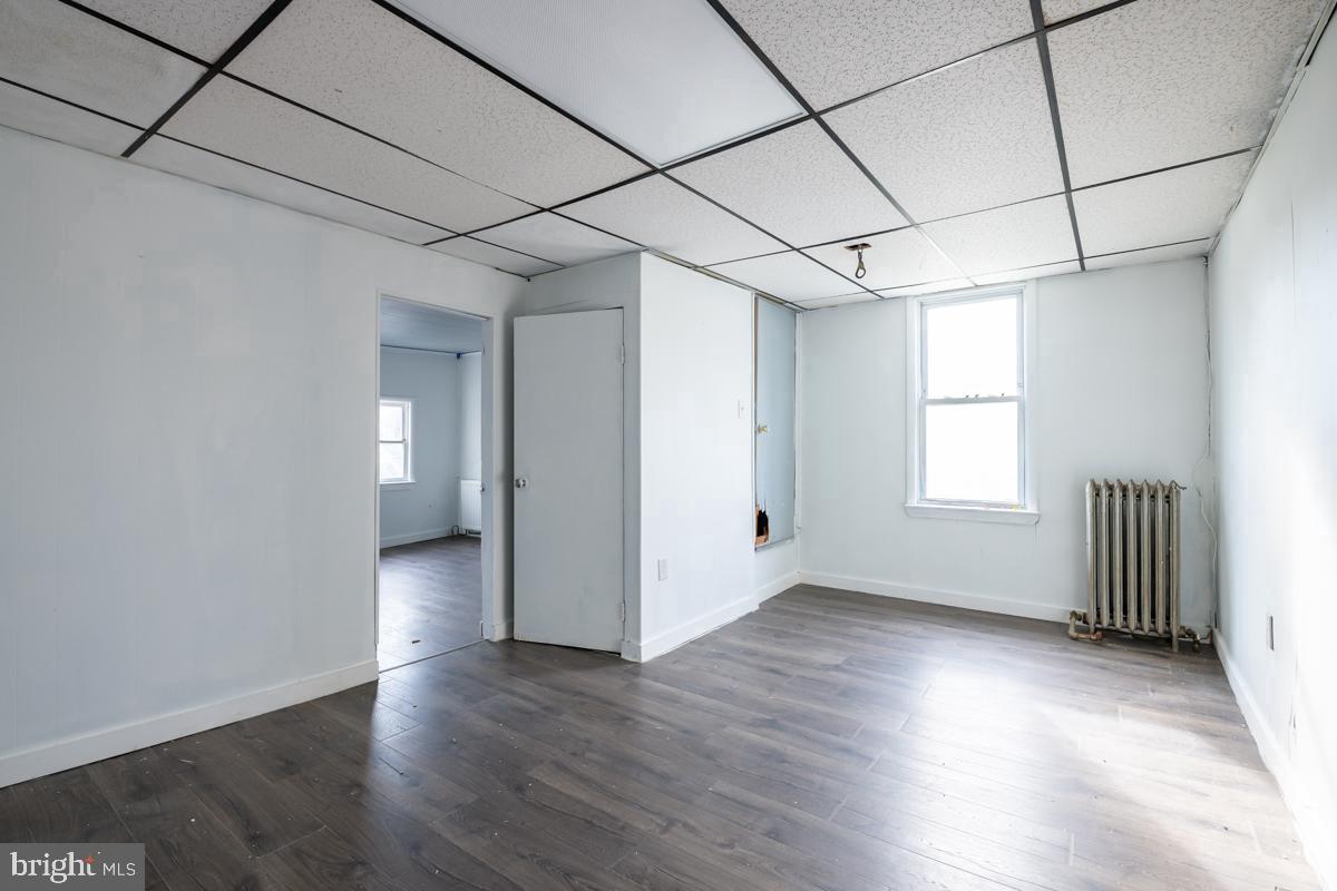 540 E Market St Property Photo 17