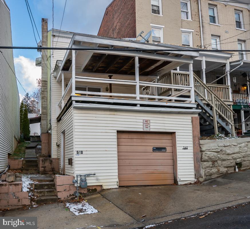 540 E Market St Property Photo 21