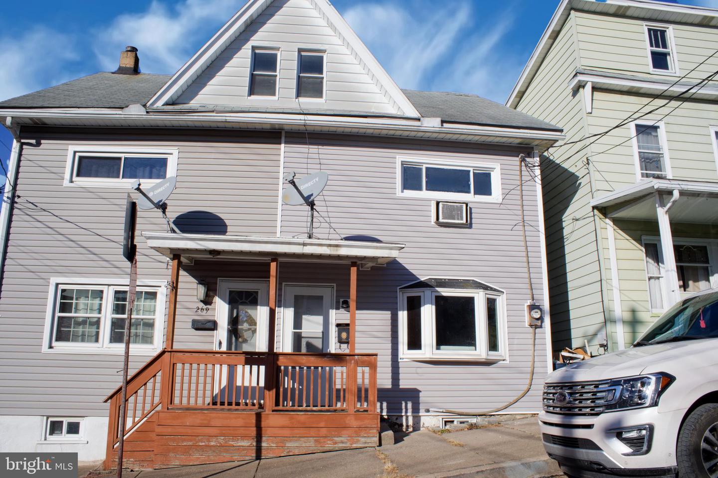 267 Clay St Property Photo 4