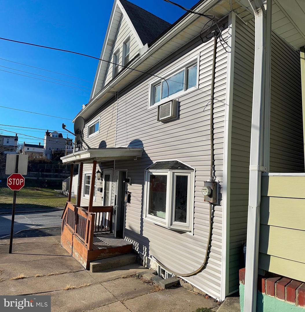 267 Clay St Property Photo 52