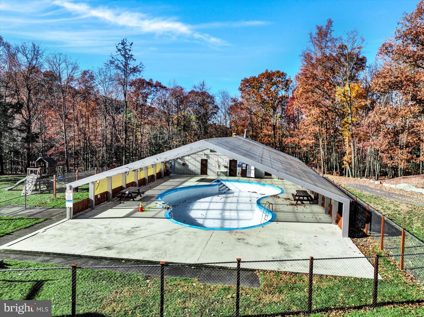 100 Snowridge Circle Property Photo 16