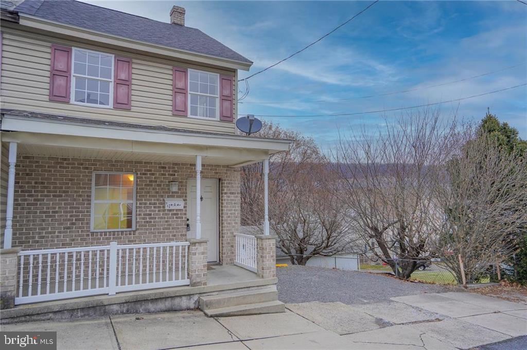 139 E Ruddle St Property Photo