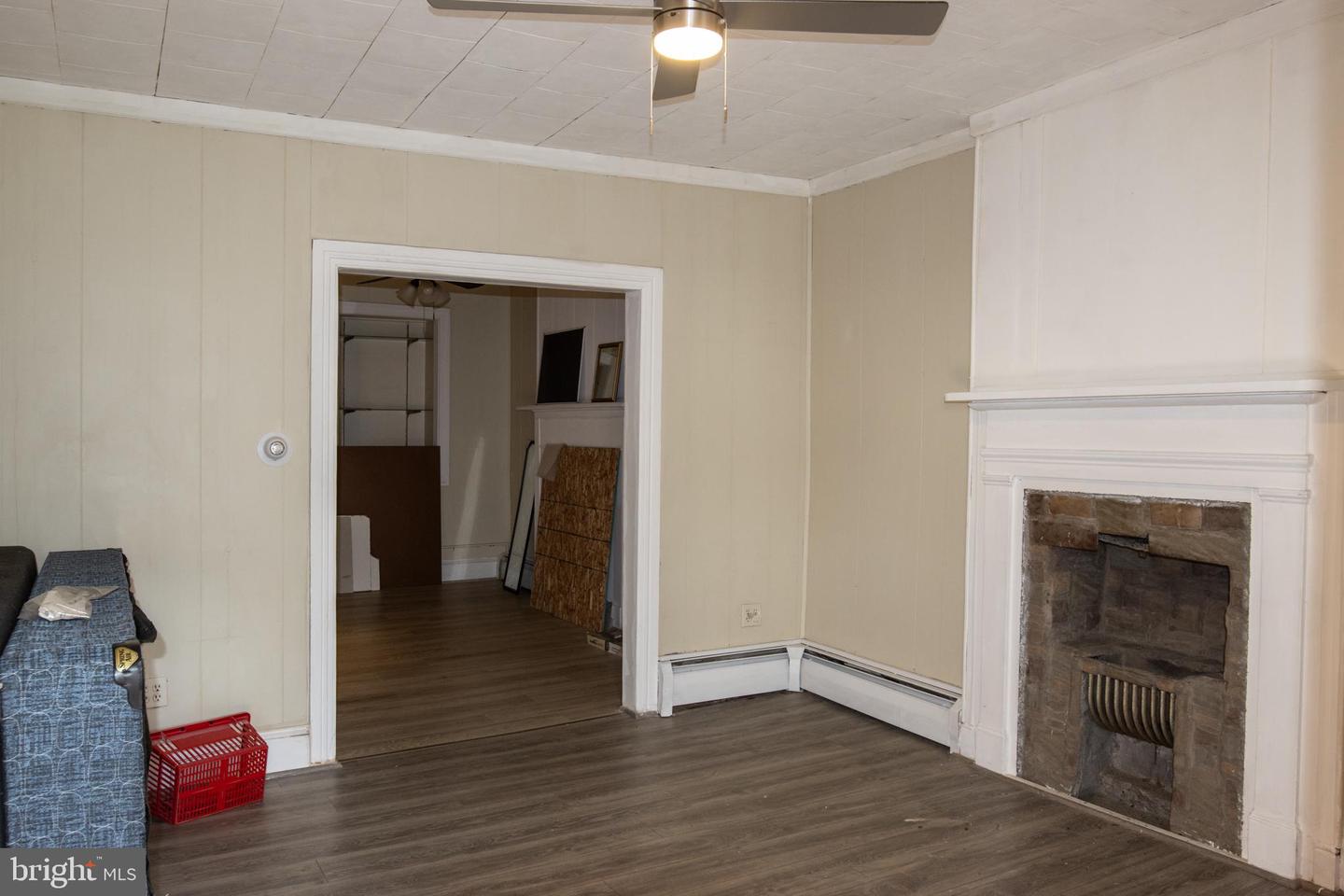319 S 2nd St Property Photo 4