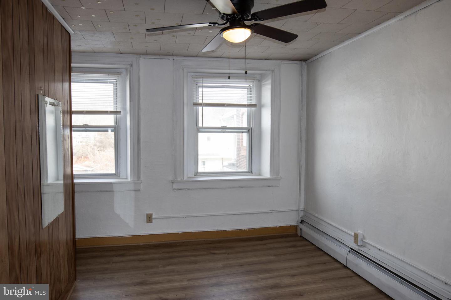 319 S 2nd St Property Photo 15