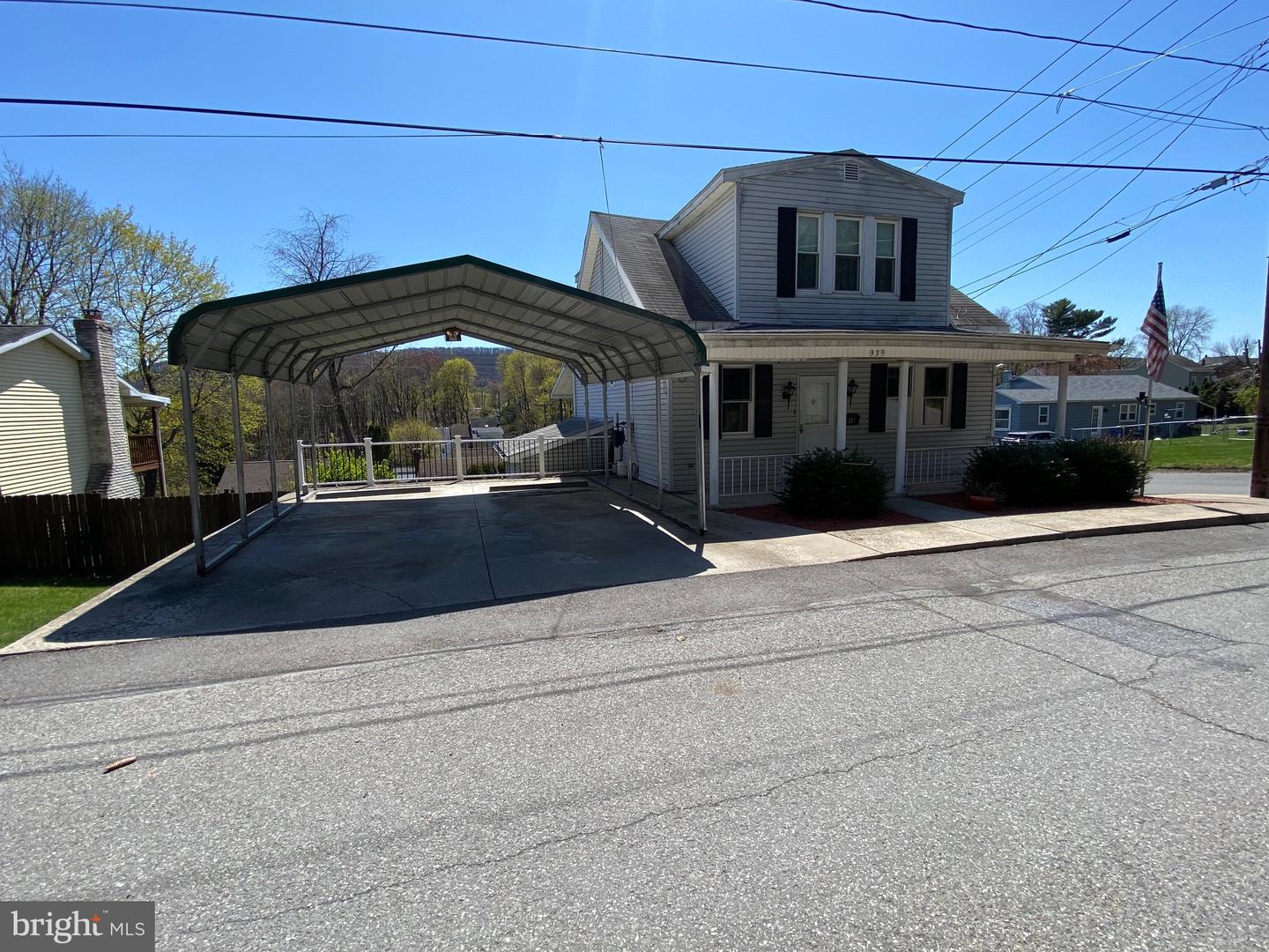 939 S Seneca Street Property Photo 16