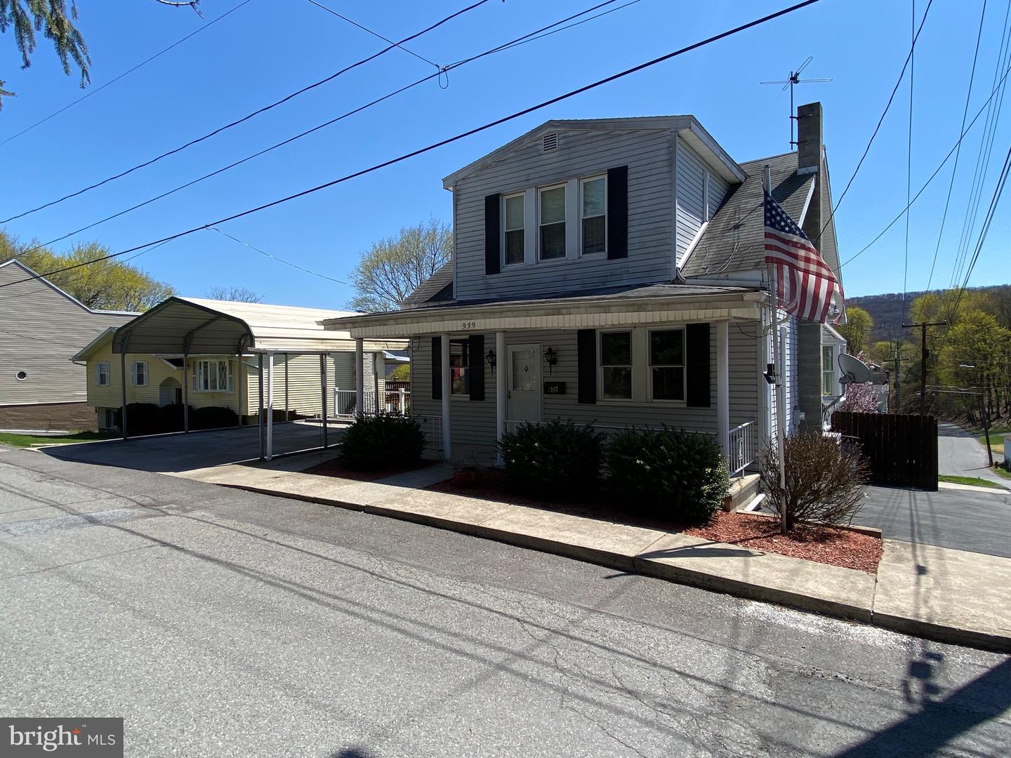 939 S Seneca Street Property Photo 18