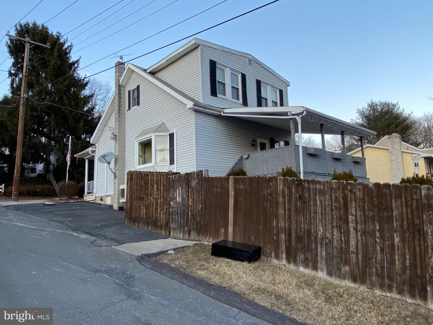 939 S Seneca Street Property Photo 19