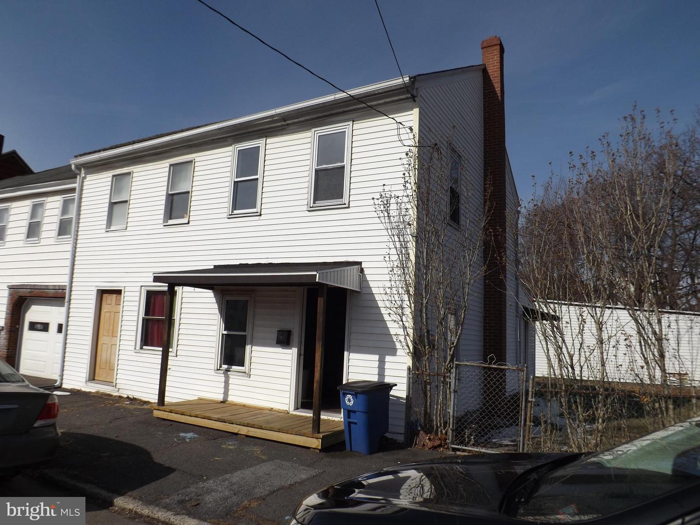 119 E Carroll St Property Photo