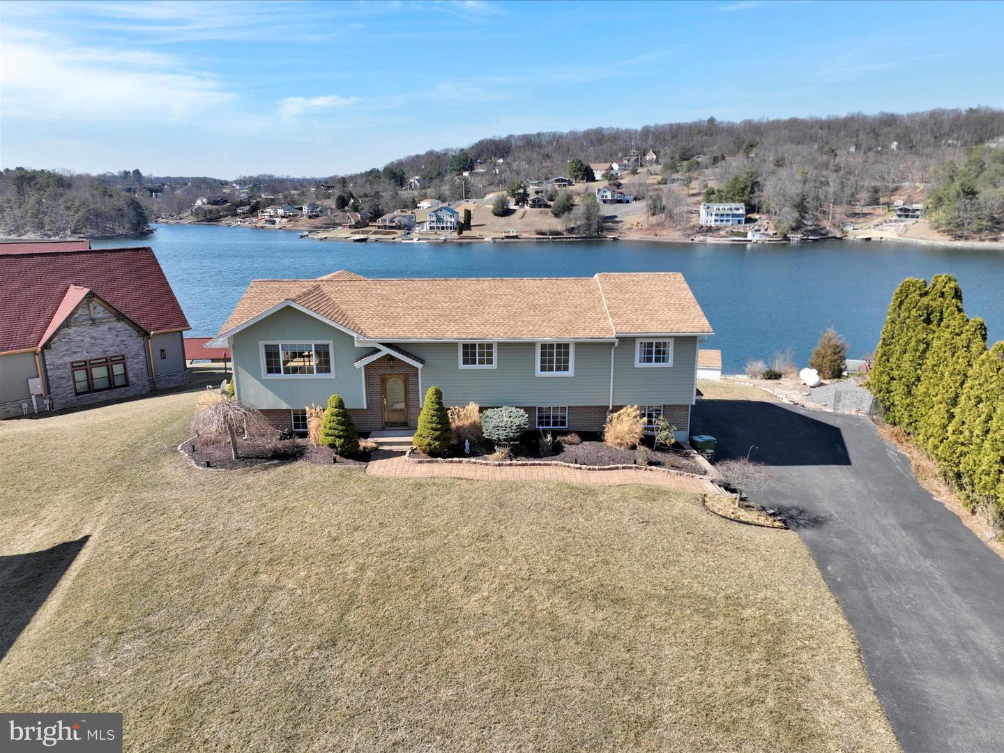 830 Cayuga Cove Property Photo