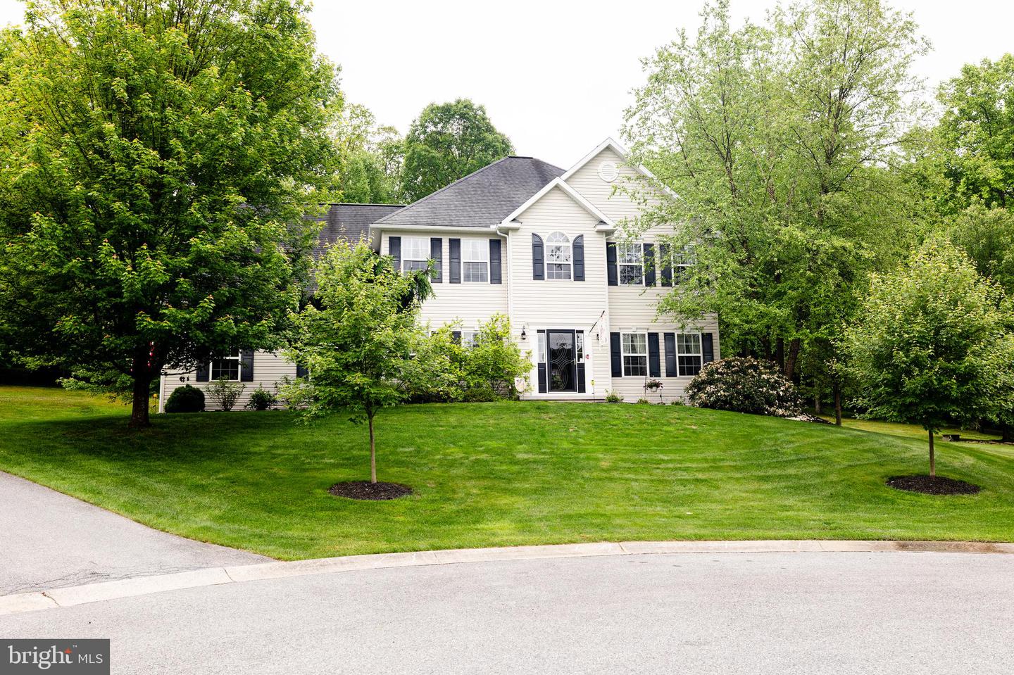 Blue Mountain East Real Estate Listings Main Image