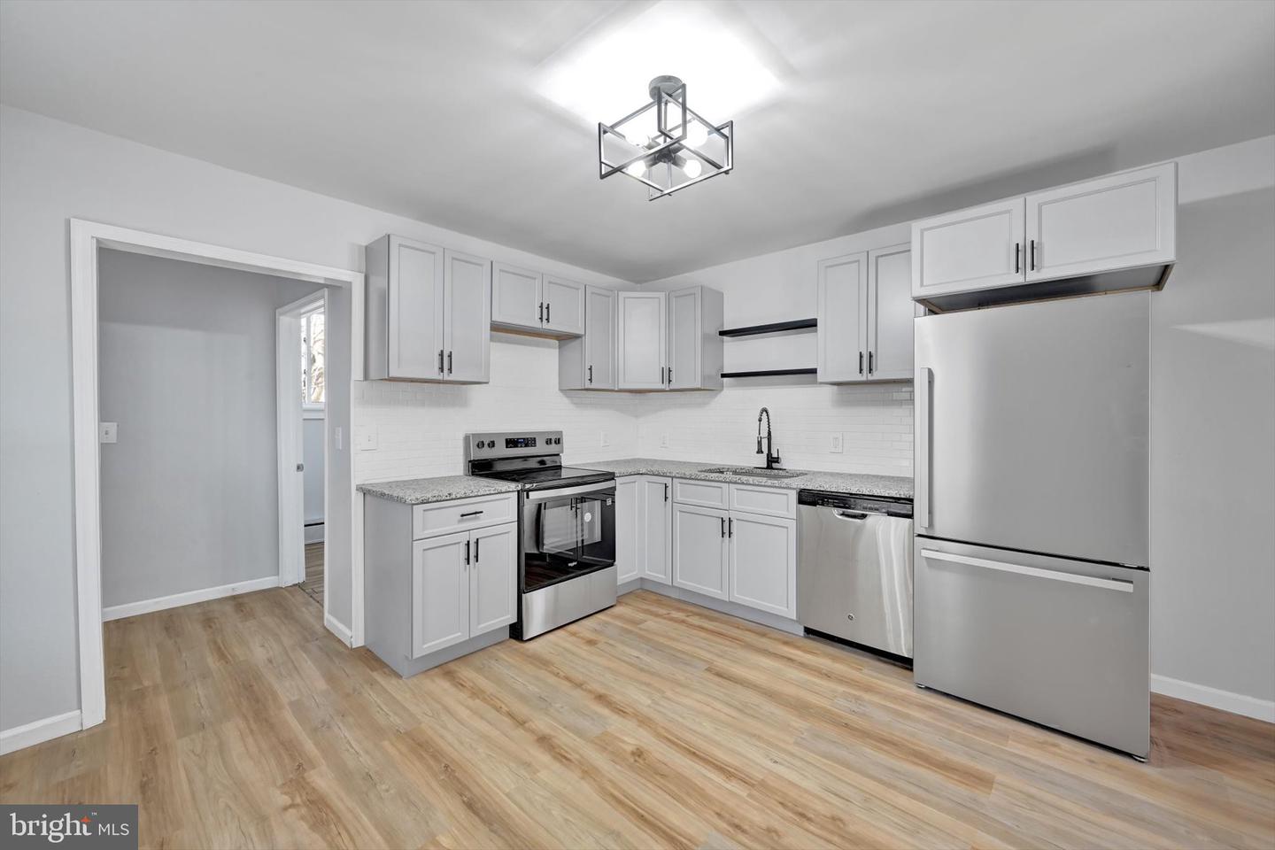 44 S Nice St Property Photo