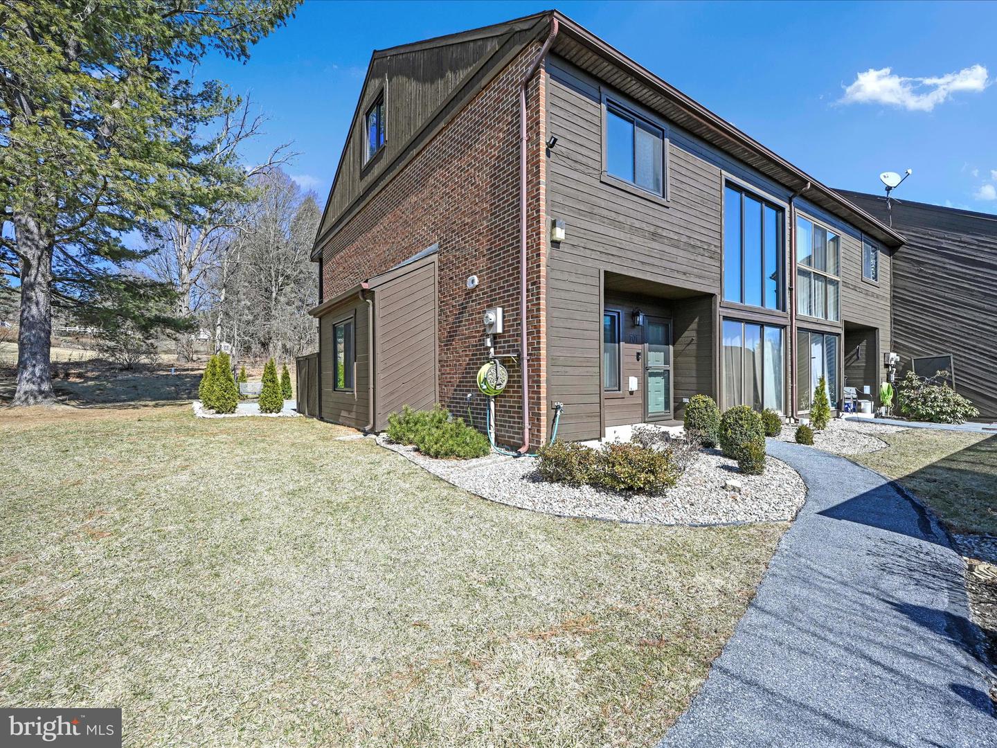 701 VILLAGE RD