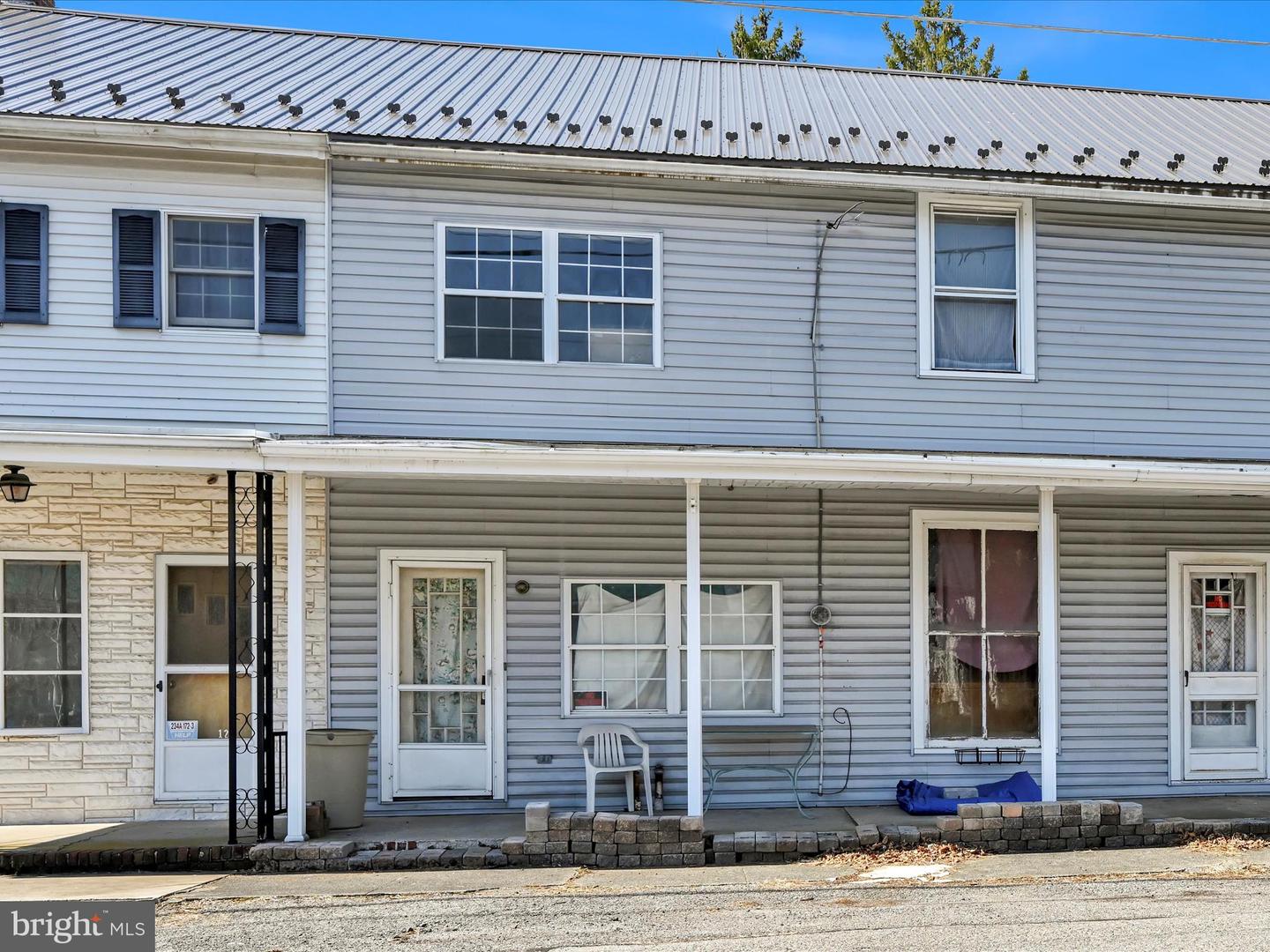 10 S Railroad St Property Photo