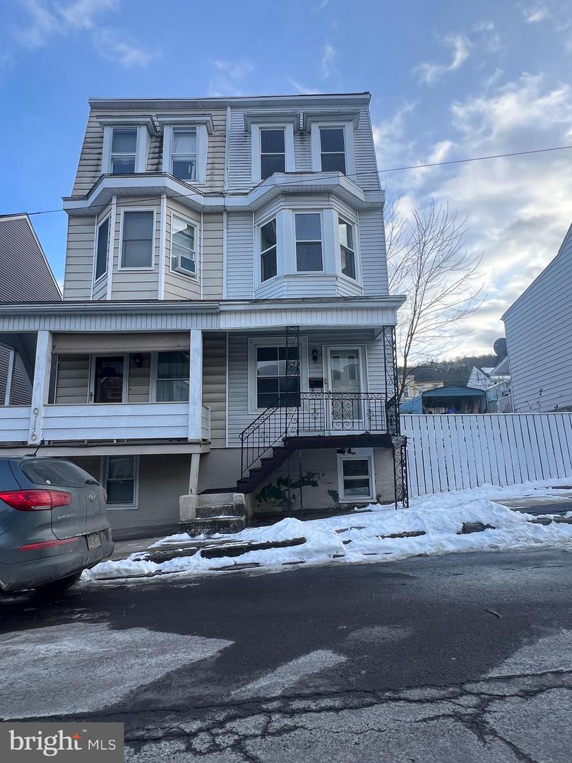 918 Walnut St Property Photo