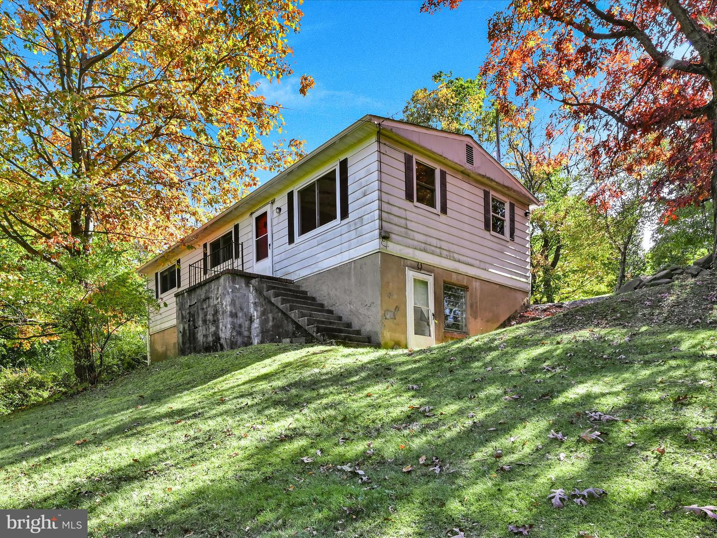 11 Rose Ln Property Photo