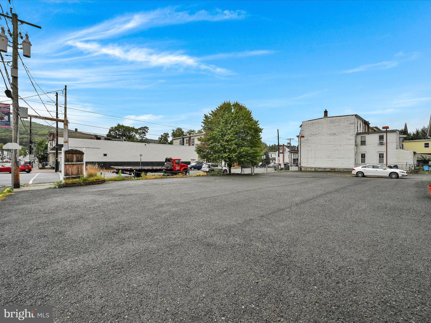 100 Pike St Property Photo 12