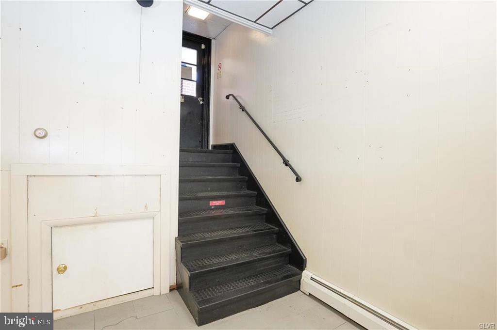 46 W Broad St Property Photo 17