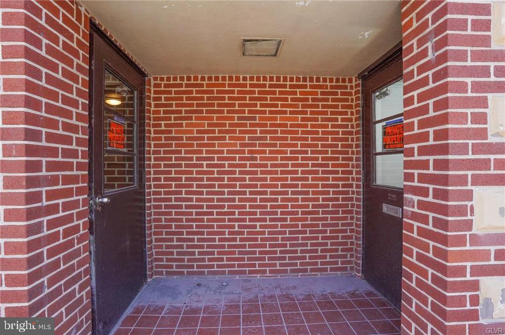 46 W Broad St Property Photo 20