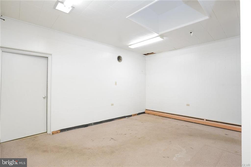 46 W Broad St Property Photo 24