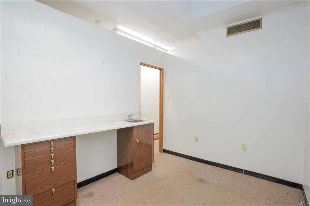 46 W Broad St Property Photo 25
