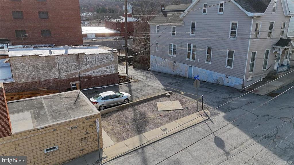 46 W Broad St Property Photo 33