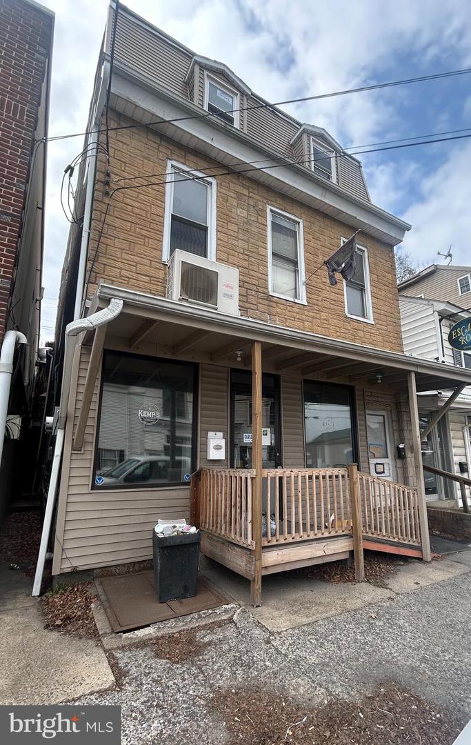 64 S Tulpehocken St Property Photo 2