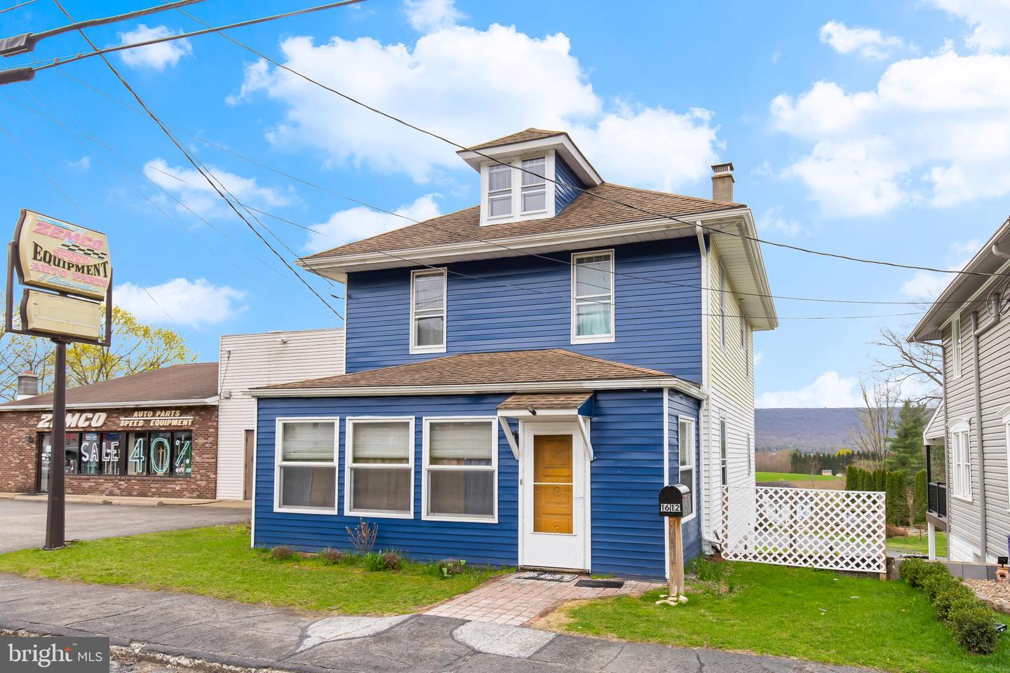 1612 E Grand Ave Property Photo 3