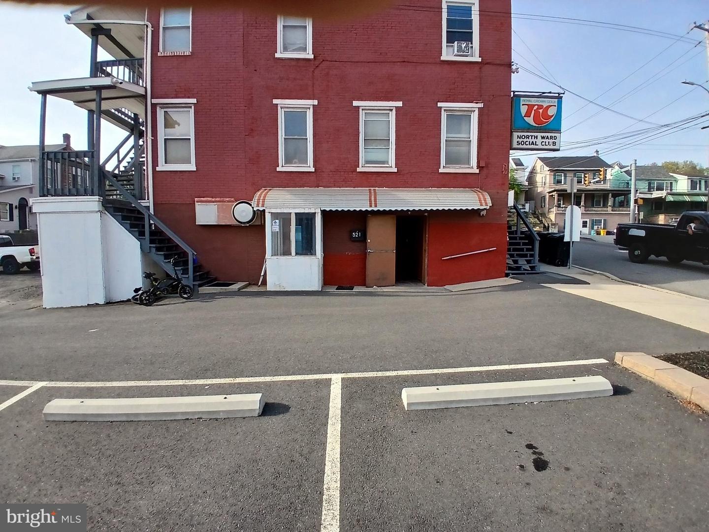 521 Dock St Property Photo 1