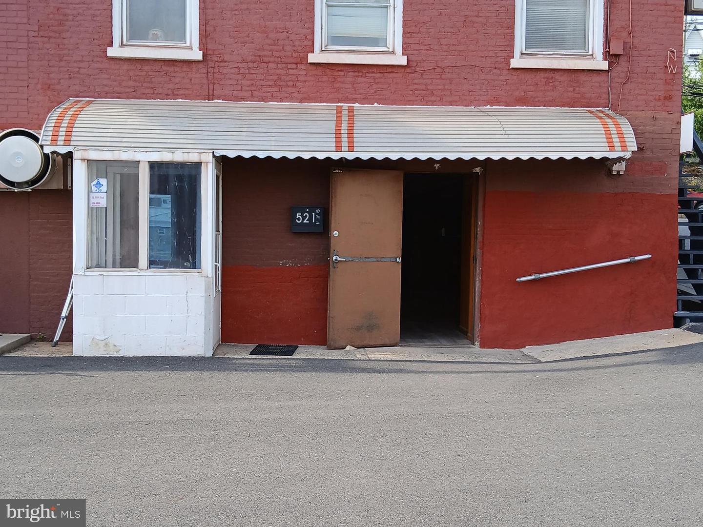 521 Dock St Property Photo 3