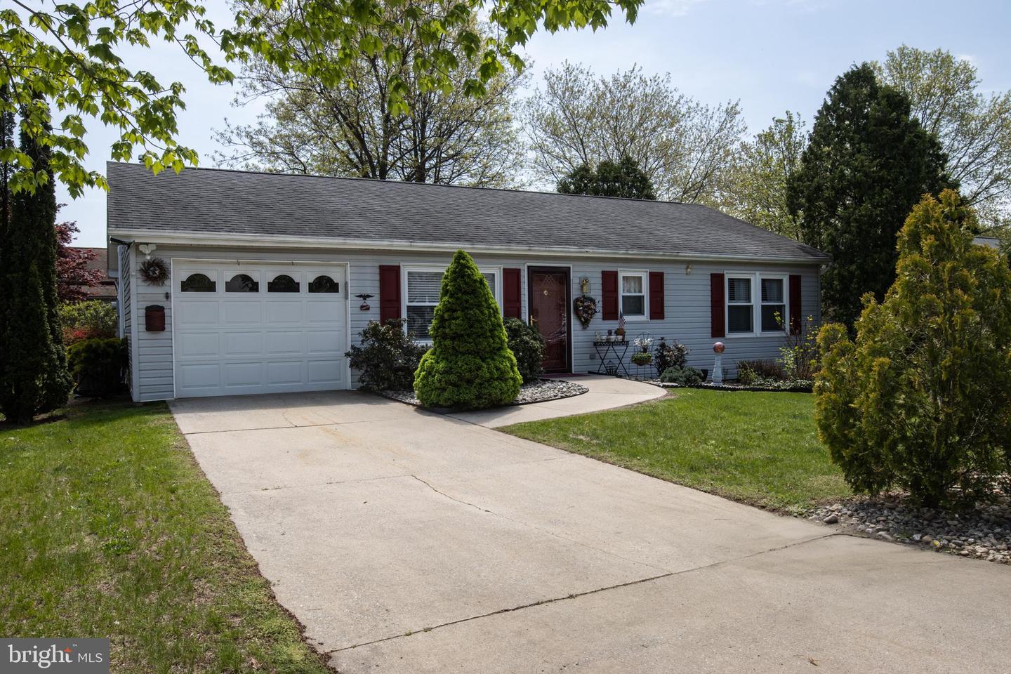 216 Laurel Ct Property Photo