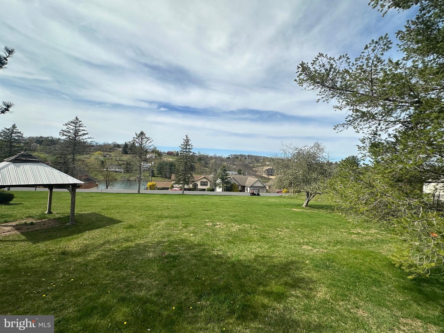 211 Wynonah Dr Property Photo 3