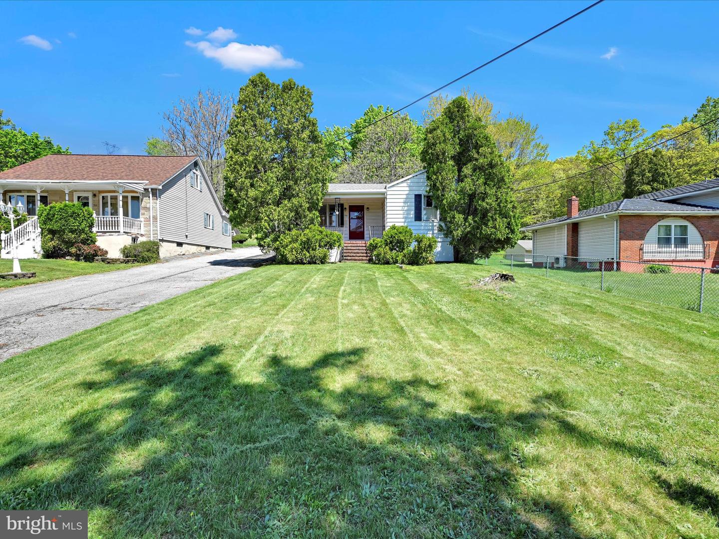 966 Fountain St Property Photo