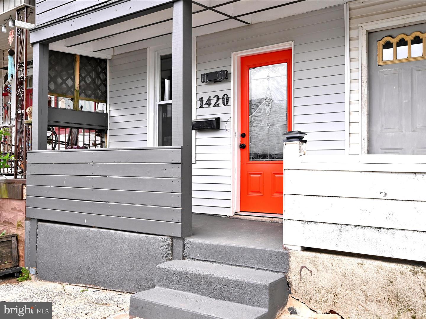 1420 W Walnut St Property Photo