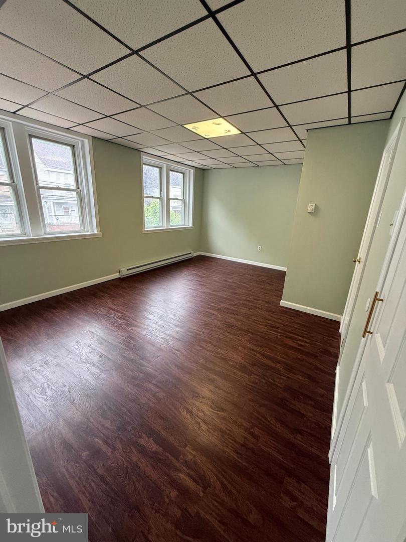 132 E Main St #apt 2 Property Photo 10