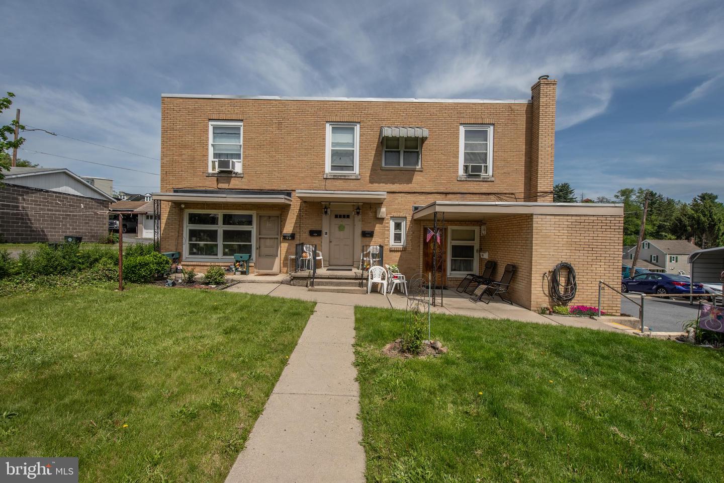 1734 W Market St Property Photo 6