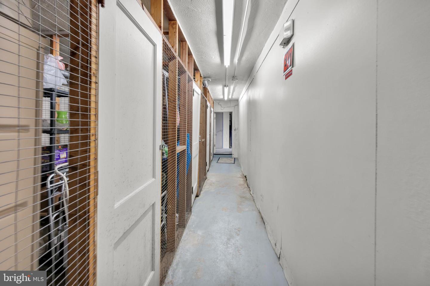 1734 W Market St Property Photo 22