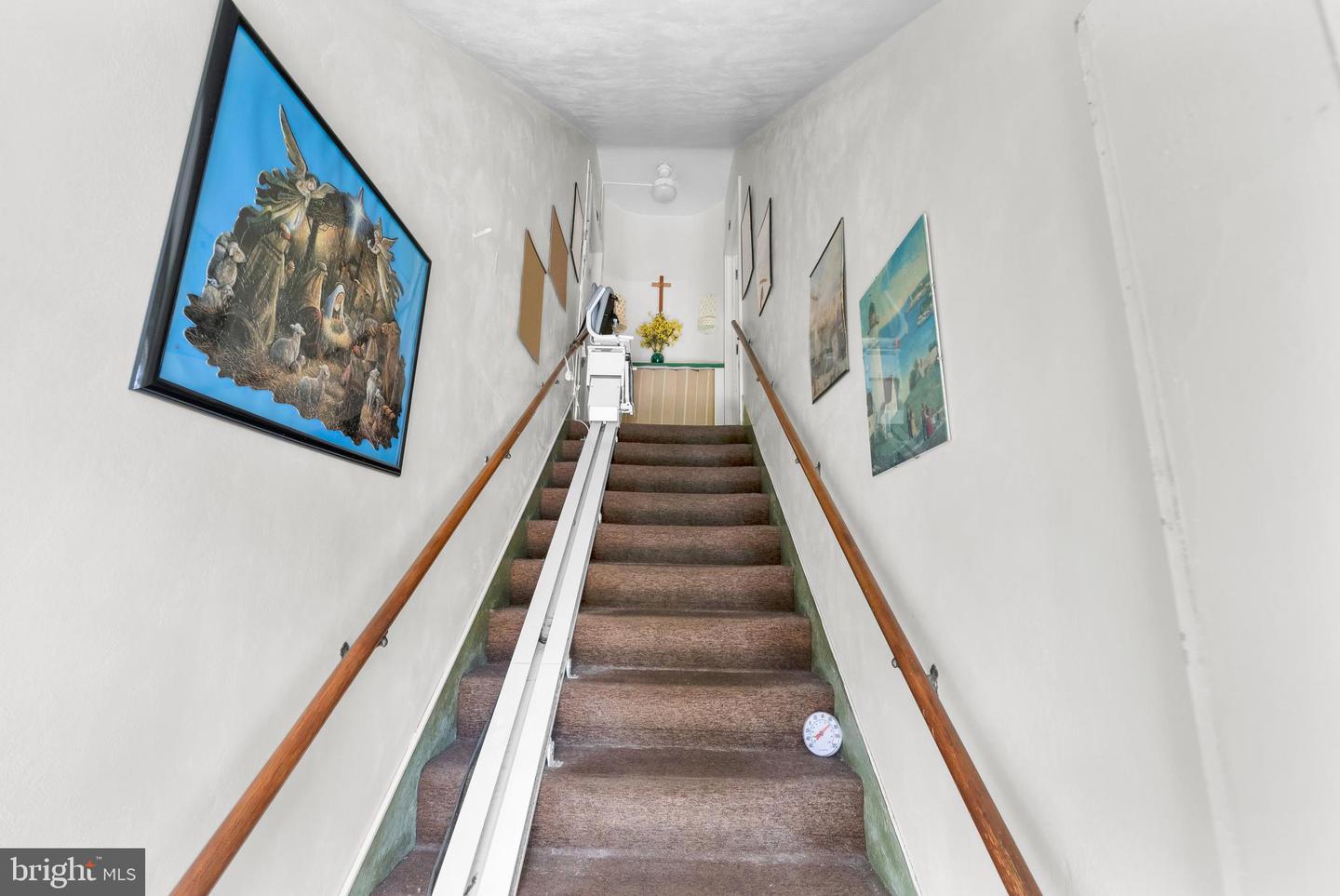1734 W Market St Property Photo 24