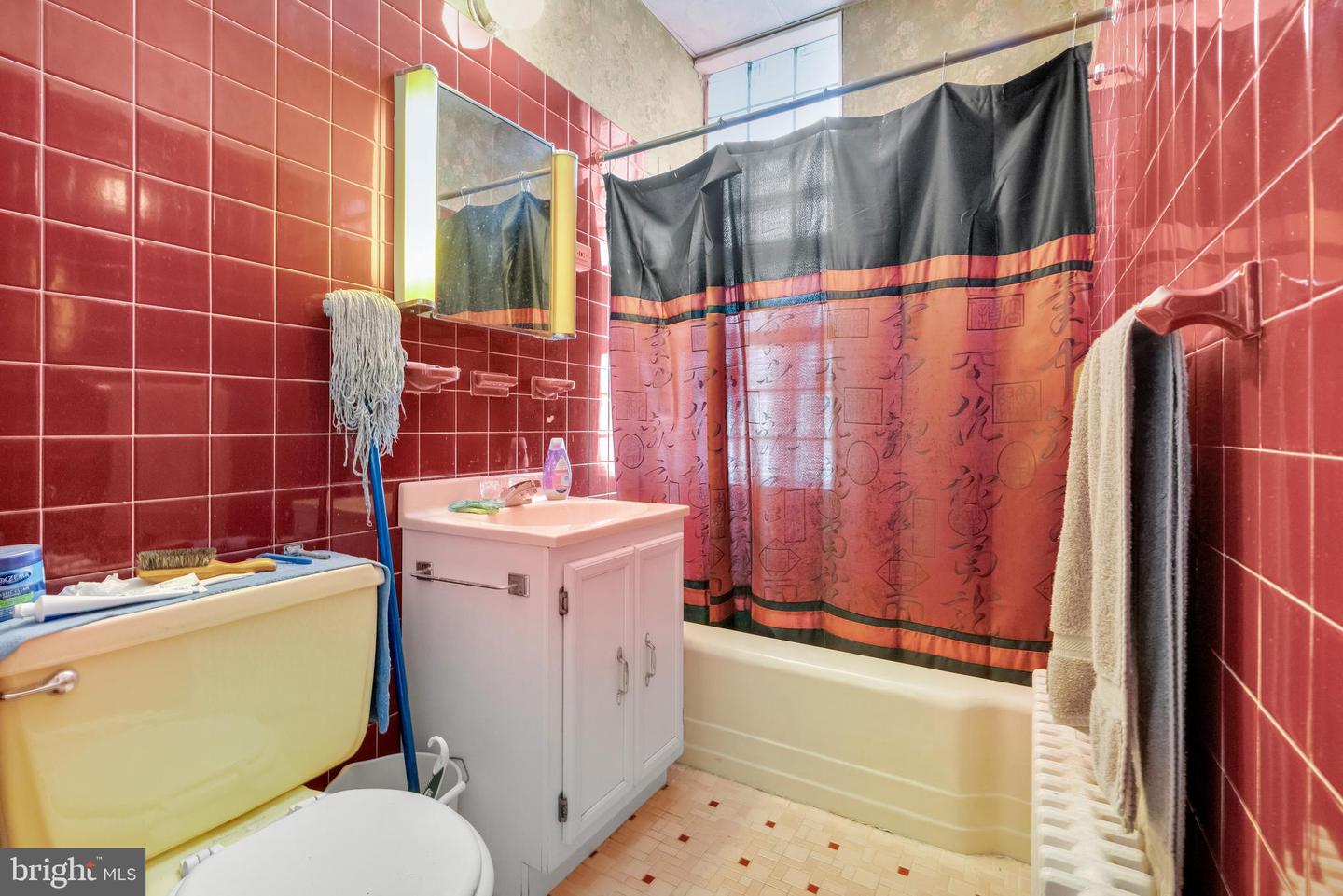 1734 W Market St Property Photo 26