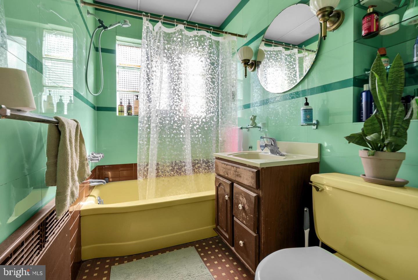1734 W Market St Property Photo 51