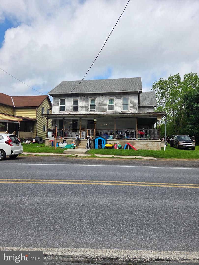 102 MAIN ST