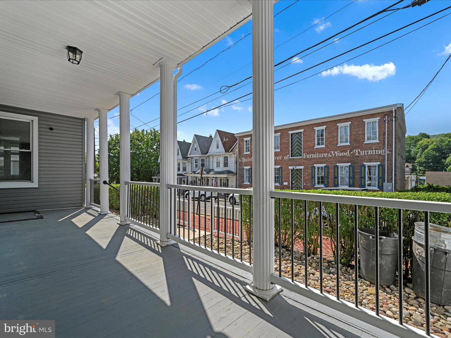 102 Gay St Property Photo 3