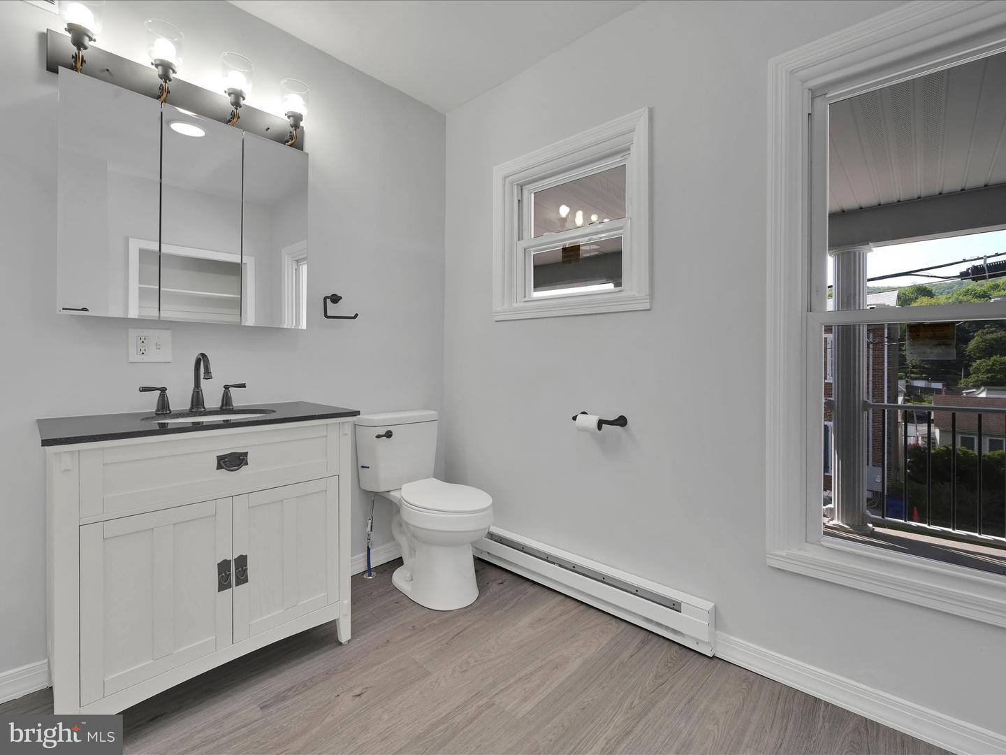 102 Gay St Property Photo 16