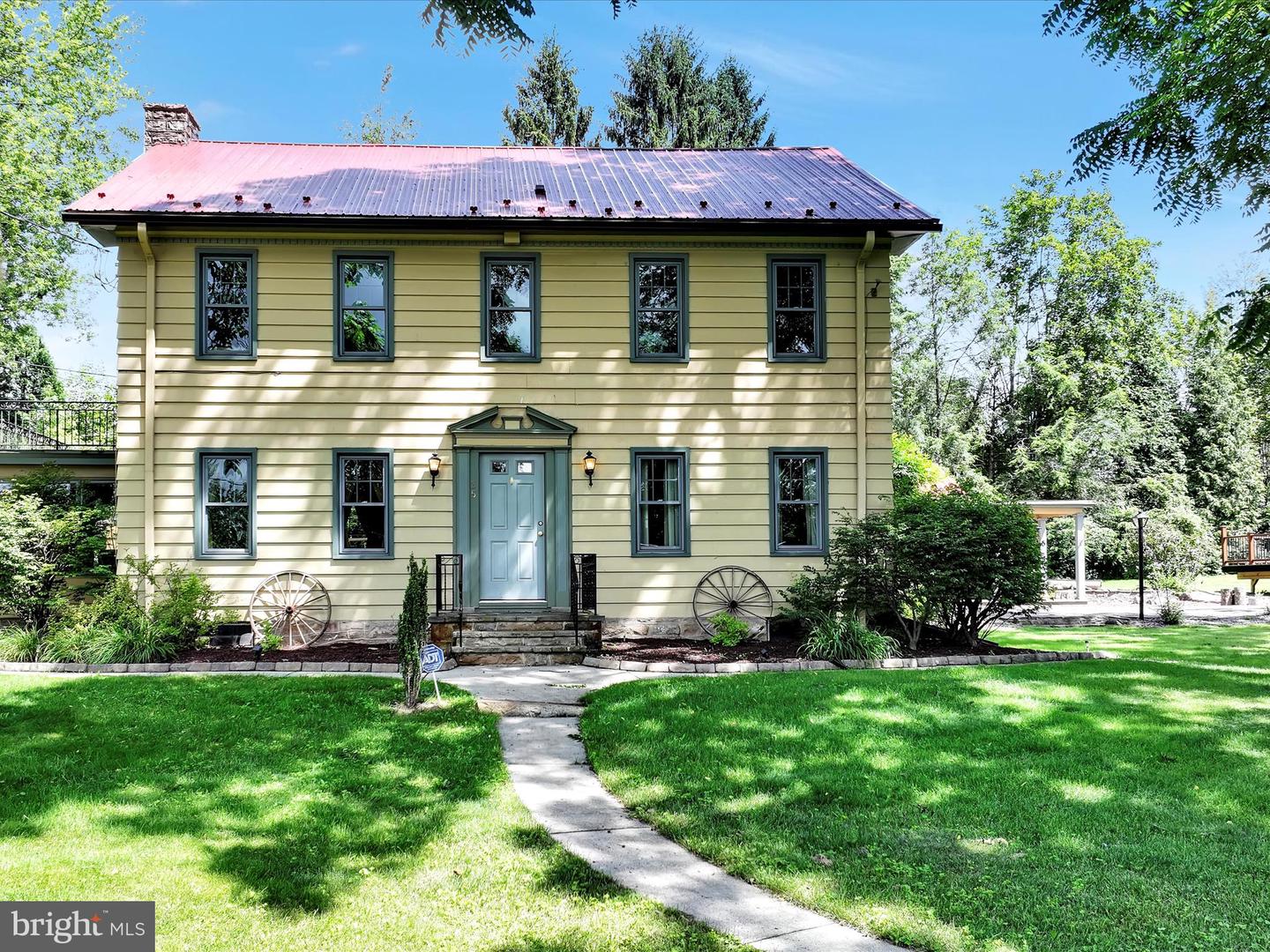 35 Holland St Property Photo 1
