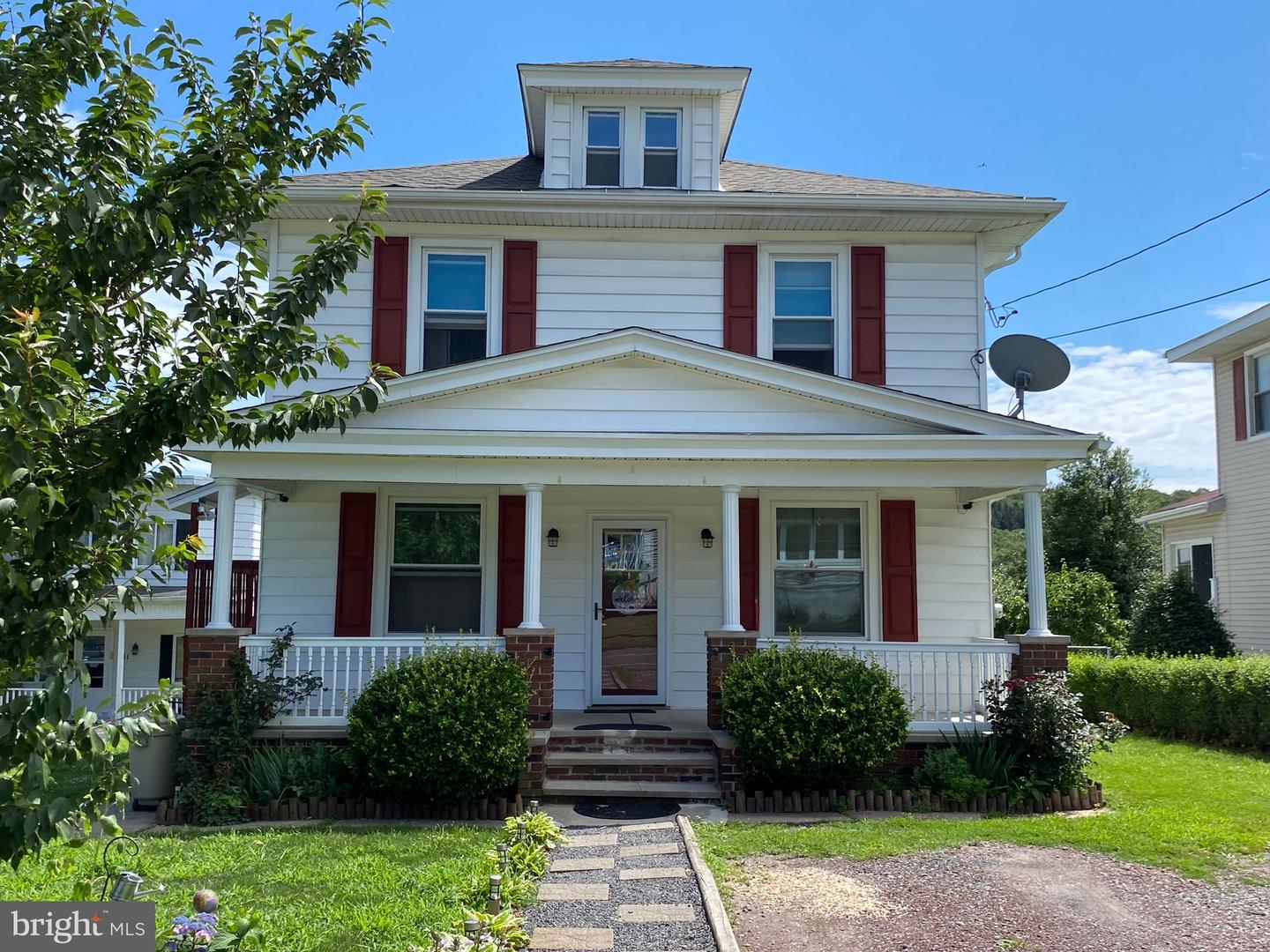 933 BARNESVILLE DR